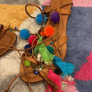 Alameda turquesa pom pom sandals size 41